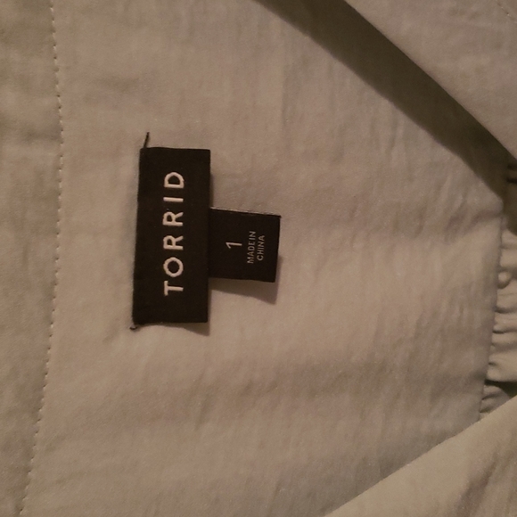 Torrid Textured Satin Pullover Tank - Picture 10 of 13